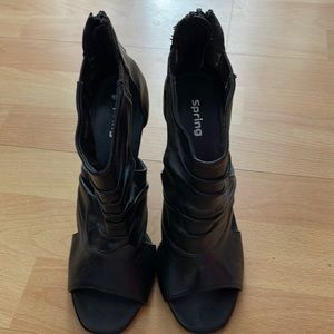 Black hight heels with open toes